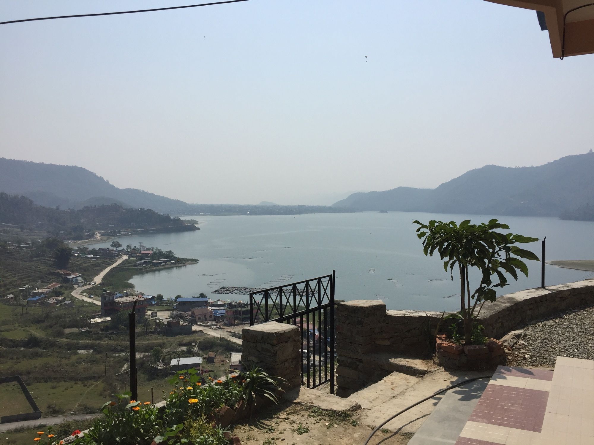 360 Lakefront Restro And Lodge Pokhara Ngoại thất bức ảnh