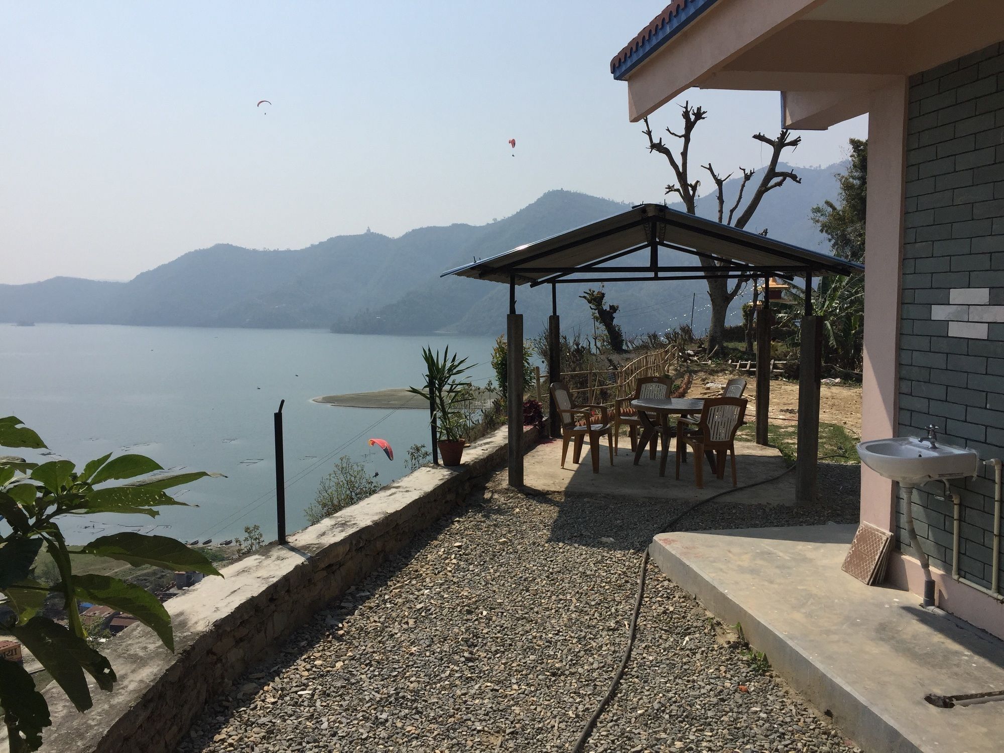 360 Lakefront Restro And Lodge Pokhara Ngoại thất bức ảnh